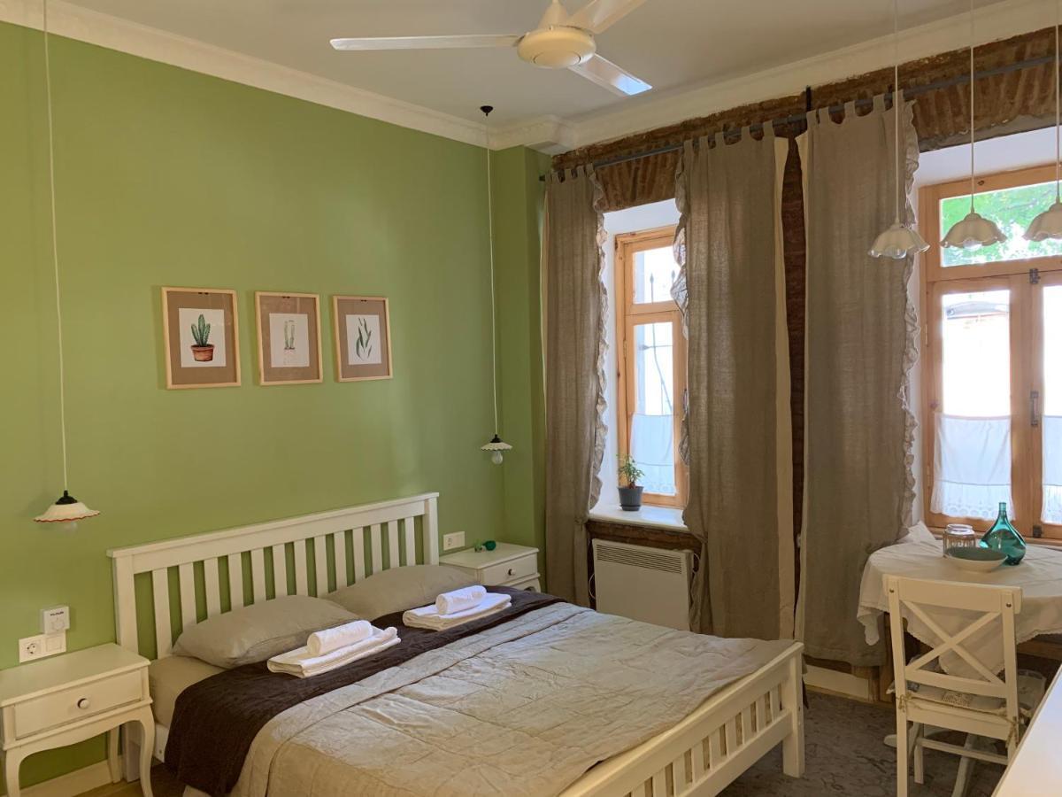 Апартаменты Cozy&Stylish Jonjoli Тбилиси Экстерьер фото